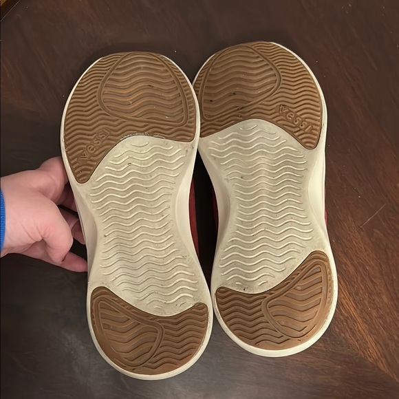 Vessi Maple Red on Off White Women’s Everyday Classic - Picture 15 of 15